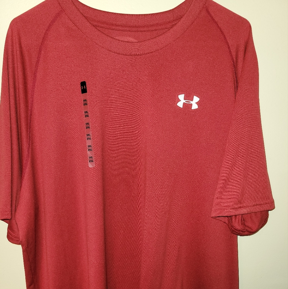 NWT-Under Armour men's t-shirt